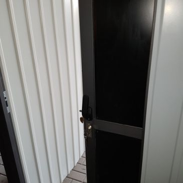 Kovové sklepní kóje s posuvnými dveřmi